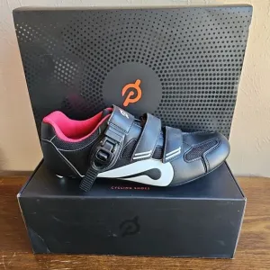 Peloton Cycling Shoes EUR 41 Womens Size 10 Black w/ Cleats Bicycle Indoor