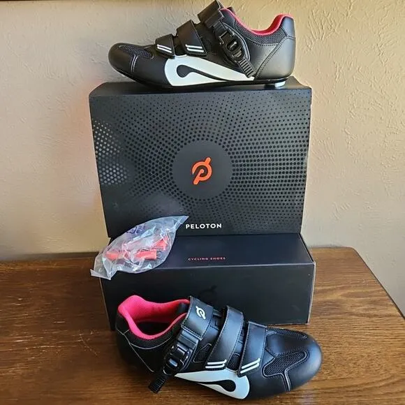 Peloton Cycling Shoes EUR 41 Womens Size 10 Black w/ Cleats Bicycle Indoor