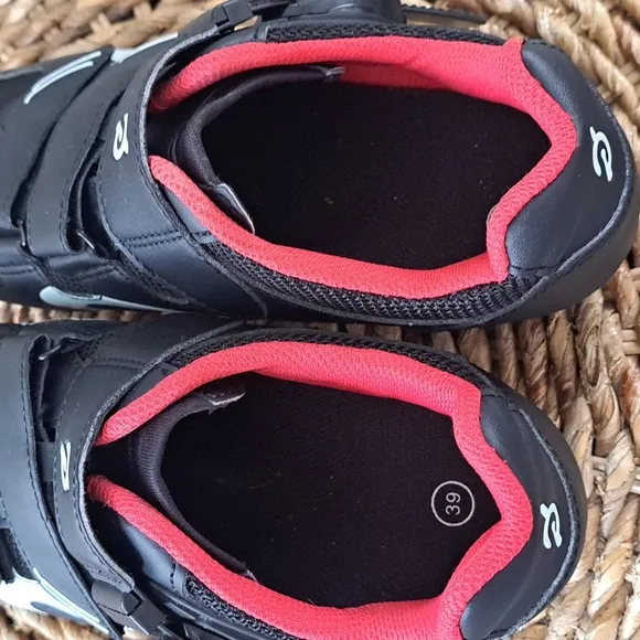 Peloton Unisex Cycling/Spin Shoes Black/Red/White‎ Delta Clips Sz. 39/8W