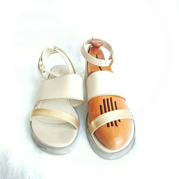 Pour LA Victoire sandals