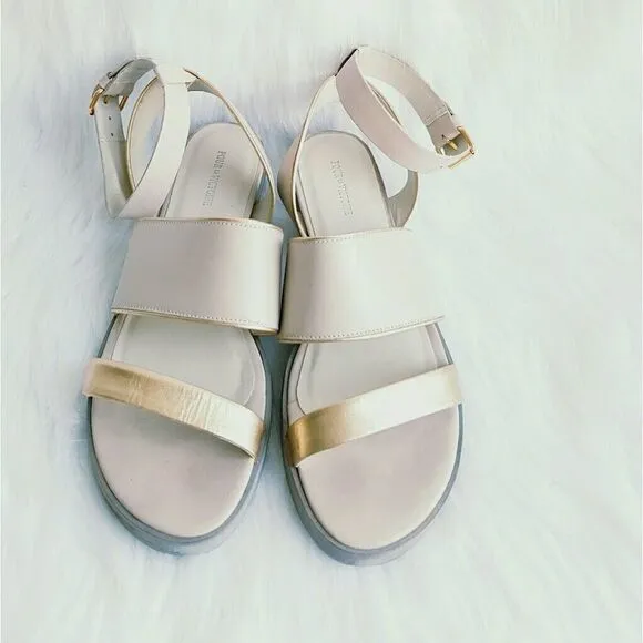 Pour LA Victoire sandals