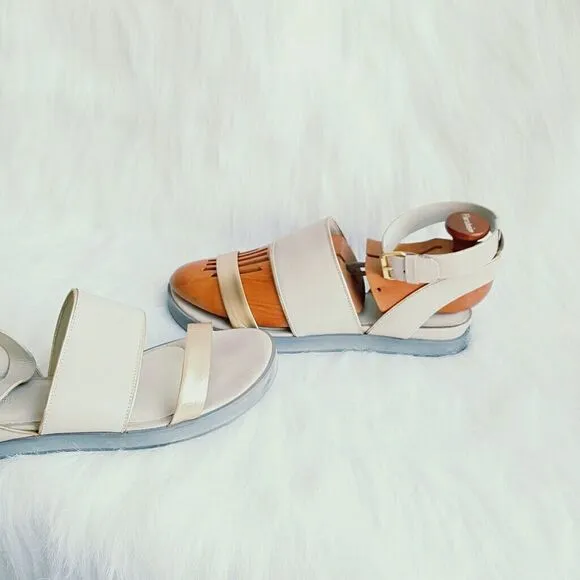 Pour LA Victoire sandals