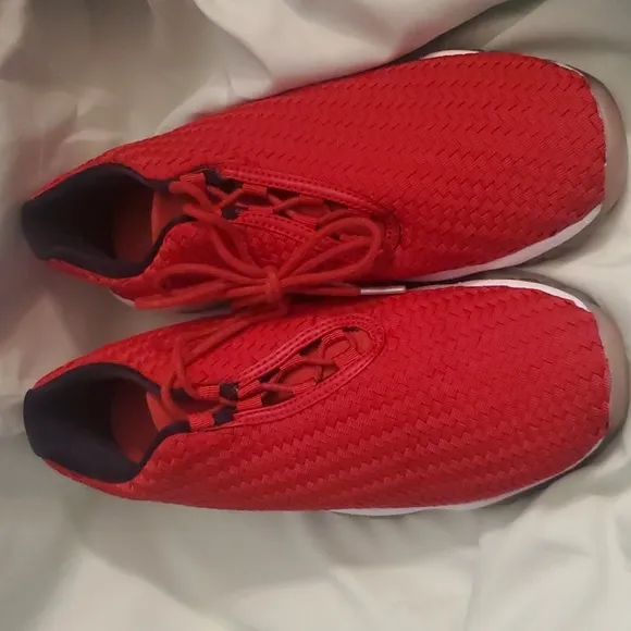 Red Jordan's (big boy)sz. 5.5