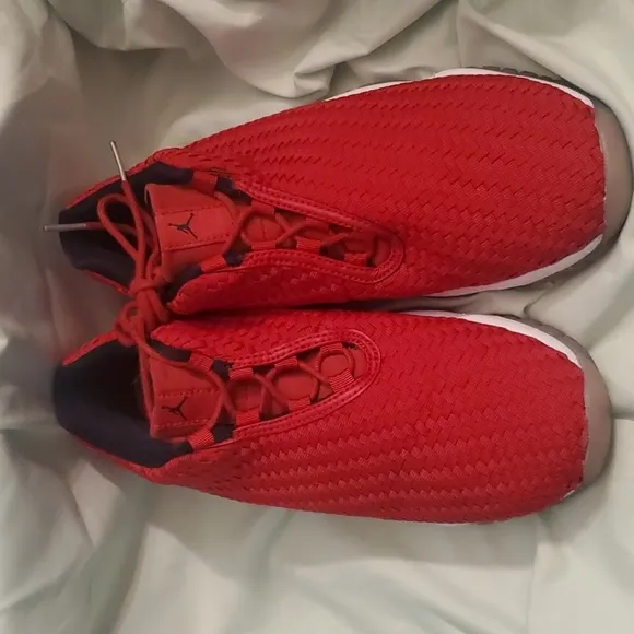 Red Jordan's (big boy)sz. 5.5