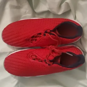 Red Jordan's (big boy)sz. 5.5