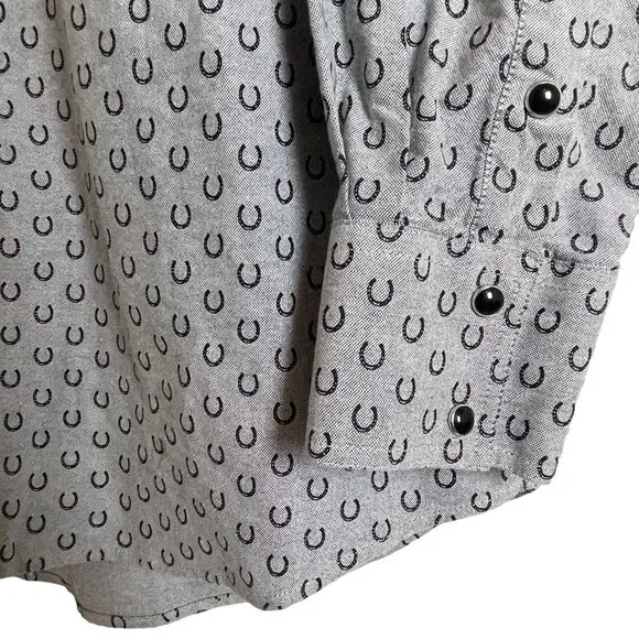 Roper Wear the West Gray Black Novelty Horse Shoes Snap Down Shirt Size M