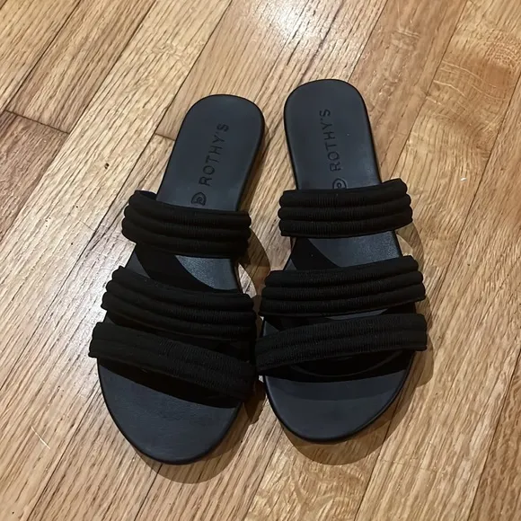 Rothy’s 💥retired 💥 black triple band sandals