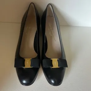 Salvatore Ferragamo Black Leather shoes