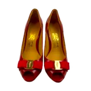 Salvatore Ferragamo Burgundy Patent Leather Bow Peep Toe Pumps in GUC in Size 8
