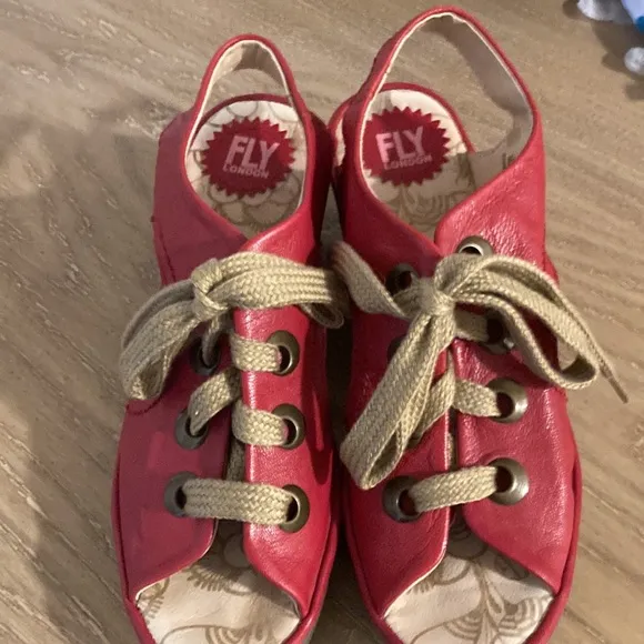 Sandals FLY LONDON size 40