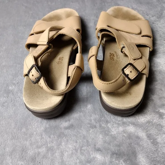 SAS Women's Huggy Adjustable Sandals Tan 9.5 M