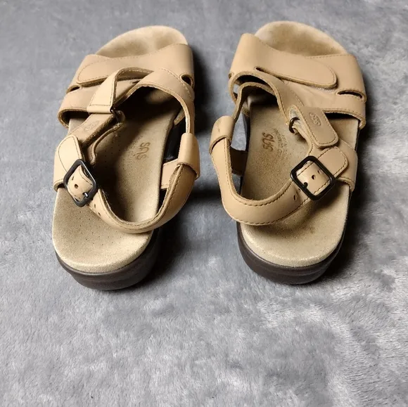 SAS Women's Huggy Adjustable Sandals Tan 9.5 M