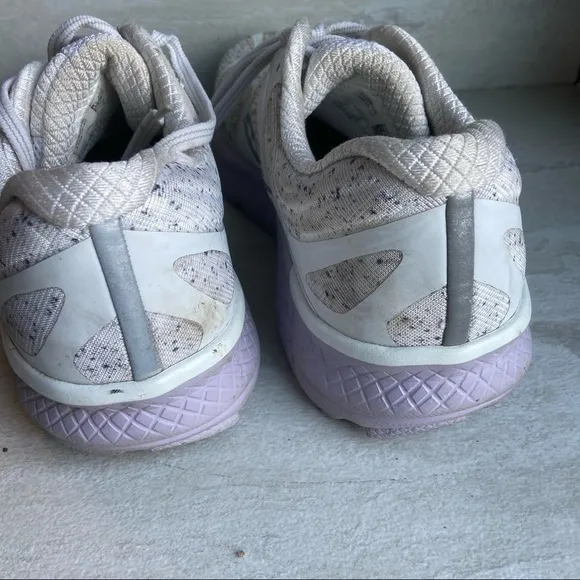 Saucony guide ISO women’s running shoes 8 purple gray