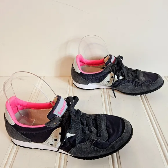 Saucony Sneakers Womens Size 8 Bullet Low Profile Gray Trainers Athleisure Pink