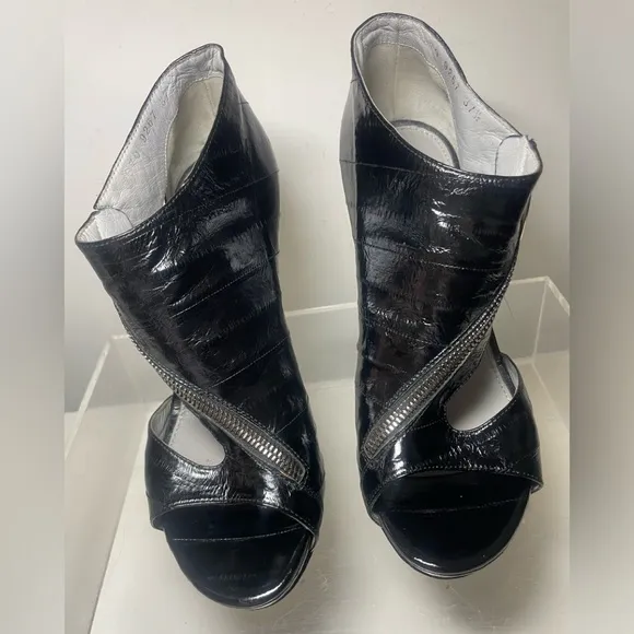 SERGIO ROSSI Black Eel skin zip clausure sandals sz 37.5made in italy