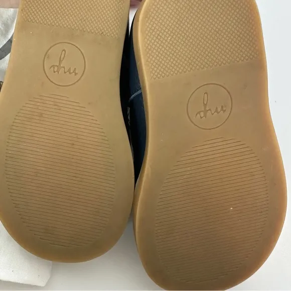 Size 6 NAVY Blue T-Straps Mon Petit Shoes Leather‎