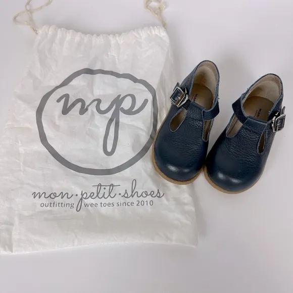 Size 6 NAVY Blue T-Straps Mon Petit Shoes Leather‎