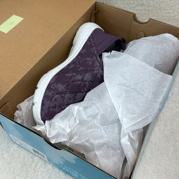 Size 7 - VB CLOUD by VERA BRADLEY - Purple Convertible Slip-On Shoe NEW $80 msrp