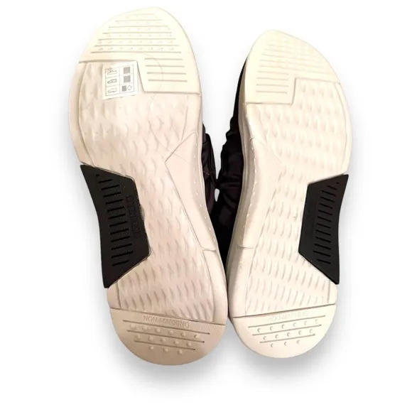 Skechers Girls' Debbie Black Modern Jogger‎ Satin Bow Sneakers Sz 3