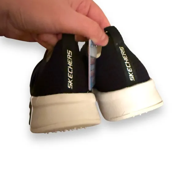Skechers Girls' Debbie Black Modern Jogger‎ Satin Bow Sneakers Sz 3
