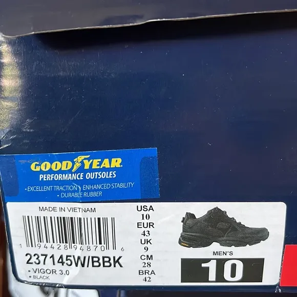 Skechers men's vigor 3.0 good year outsoles wide fit 10