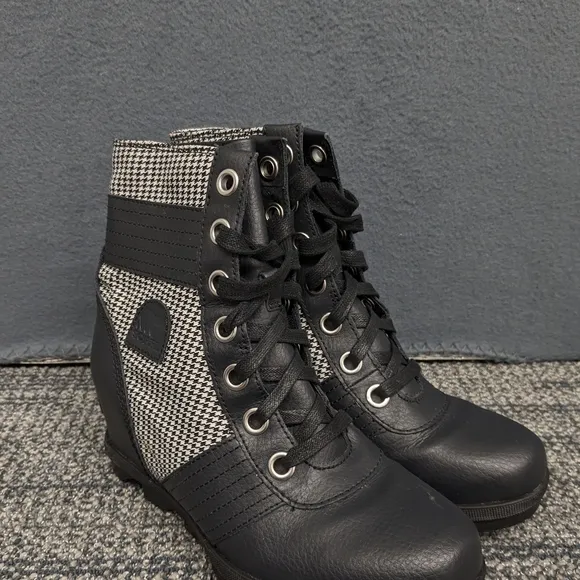 Sorel Girls Joan Of Artic Lexie Wedge Boots Black Size 4 Waterproof