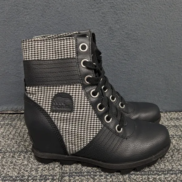 Sorel Girls Joan Of Artic Lexie Wedge Boots Black Size 4 Waterproof