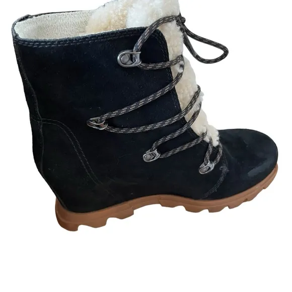 Sorel Joan of Arctic III Lace Cozy Boots in black Shearling waterproof s…