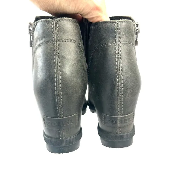 Sorel leather waterproof Joan of Arctic gray zip bootie ankle boot wedge 7.5