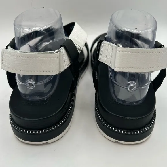 Sorel Roaming Criss Cross Black White Sling backs Sandals Women's Size 10.5