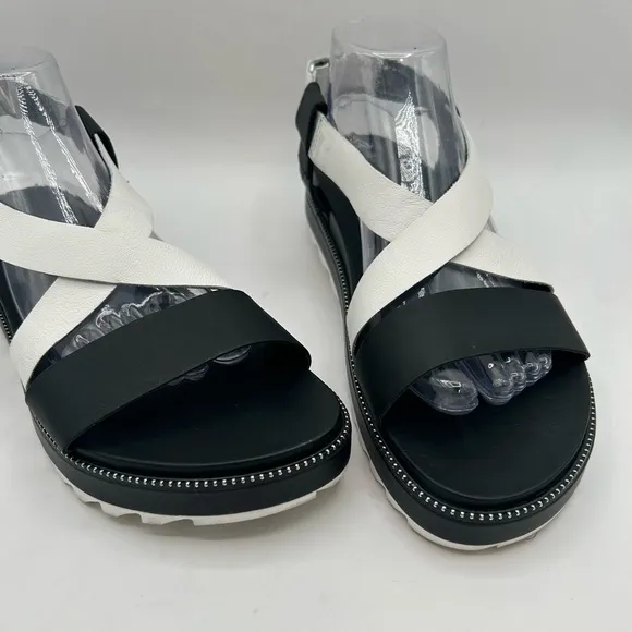 Sorel Roaming Criss Cross Black White Sling backs Sandals Women's Size 10.5
