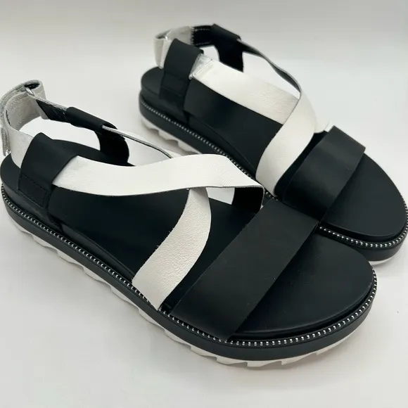 Sorel Roaming Criss Cross Black White Sling backs Sandals Women's Size 10.5
