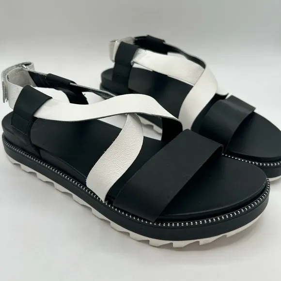 Sorel Roaming Criss Cross Black White Sling backs Sandals Women's Size 10.5