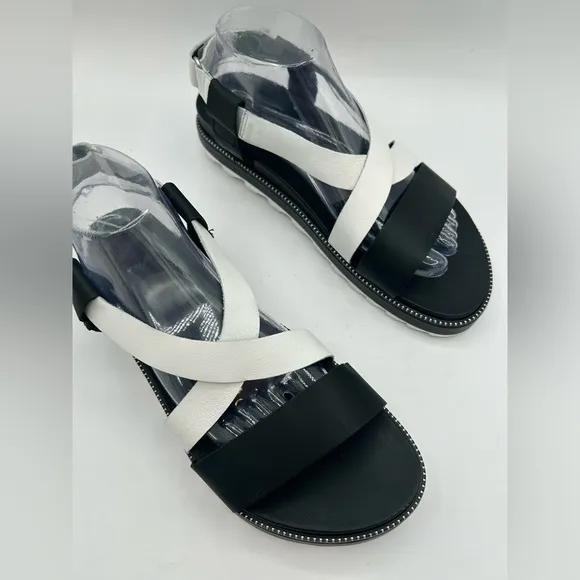 Sorel Roaming Criss Cross Black White Sling backs Sandals Women's Size 10.5