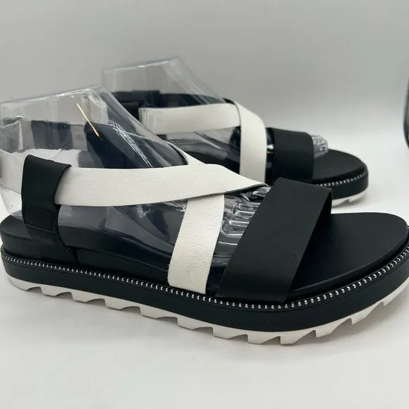 Sorel Roaming Criss Cross Black White Sling backs Sandals Women's Size 10.5
