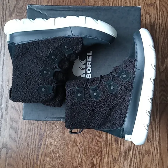 Sorel women's boots-LIGHTLY USED
