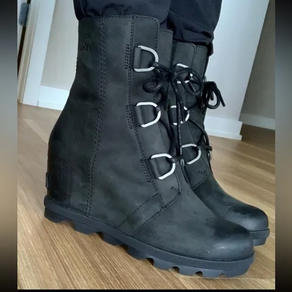 Sorel Women's Joan Of Arctic Wedge II Black Boots Size 10.5 Leather Waterproof