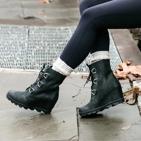 Sorel Women's Joan Of Arctic Wedge II Black Boots Size 10.5 Leather Waterproof