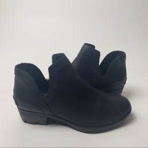 Sorel Lolla Cut Out Ankle Boots Black Leather waterproof 6.5