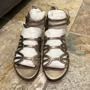 Stuart Weitzman Athens Ale Washed Nappa Sandals