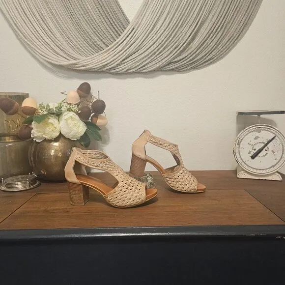 Sundance &quot;Demeter's Hillsides&quot; Woven Leather Sandals Sz 38 (US 7.5)