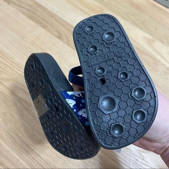 Swiggles Sandals NWT 5/6 Shark Print Blue Black