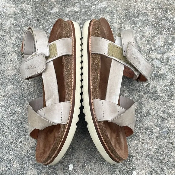 Taos Leather Sideways Sandals