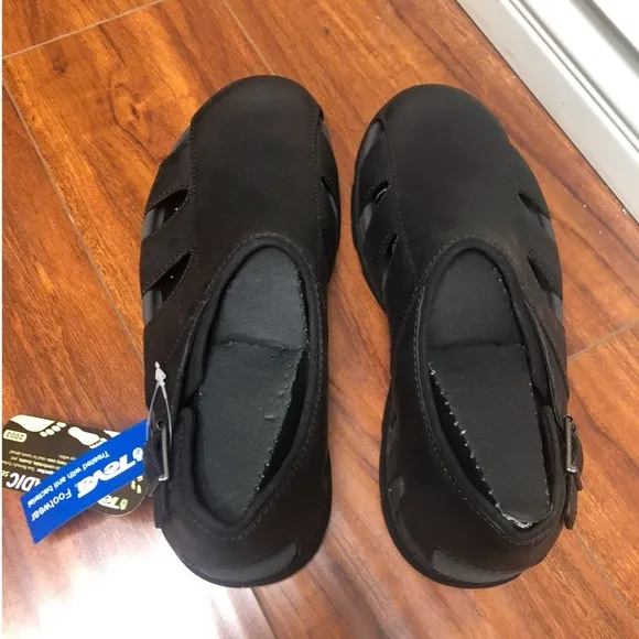 Teva leather sandals men fisherman sandals NWT