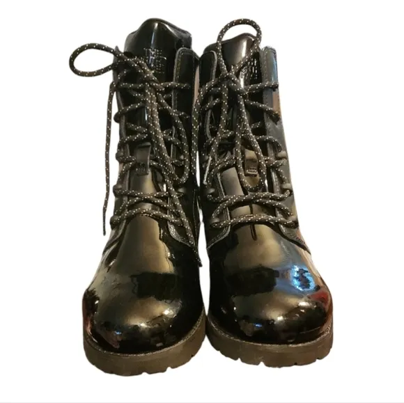 The North Face Women Ballard Rain Boots size 8 patent leather gorpcore hike camp
