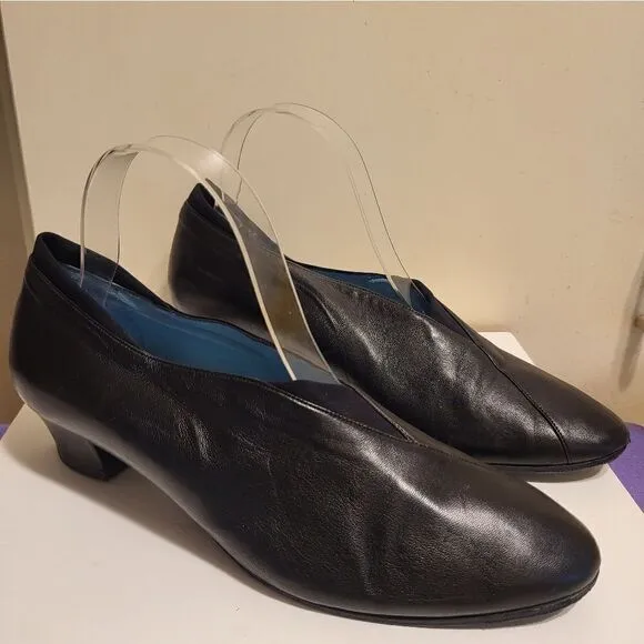 Thierry Rabotin Black Glove Leather High-Vamp Pumps sz.7/38 Ret $460 Mint