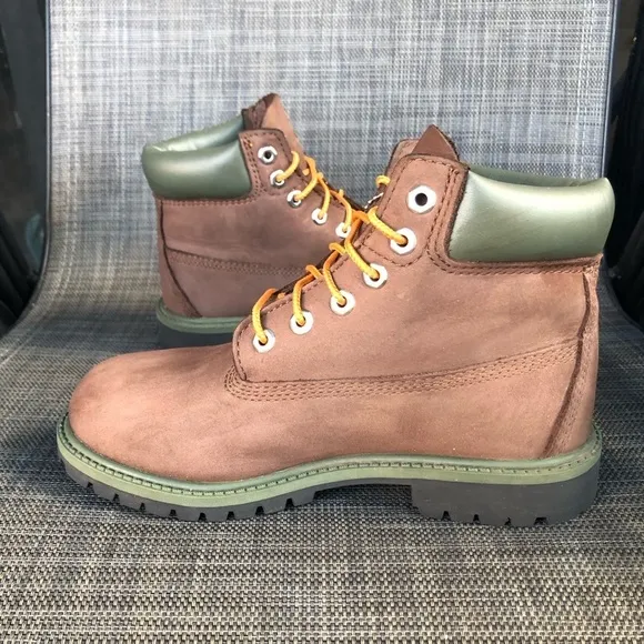 Timberland Juniors 6” Premium Waterproof Leather Boots Little Boys Size 3