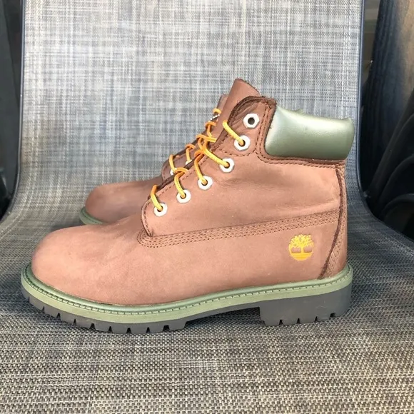 Timberland Juniors 6” Premium Waterproof Leather Boots Little Boys Size 3