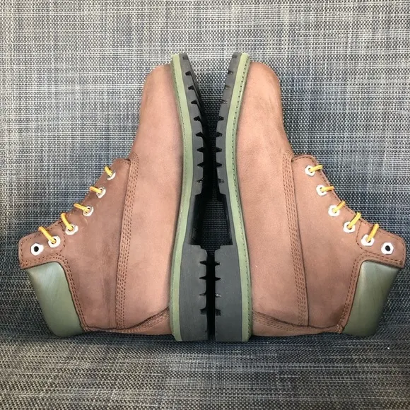 Timberland Juniors 6” Premium Waterproof Leather Boots Little Boys Size 3