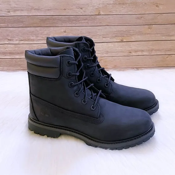 Timberland Women’s Waterville 6” Waterproof Navy Boots